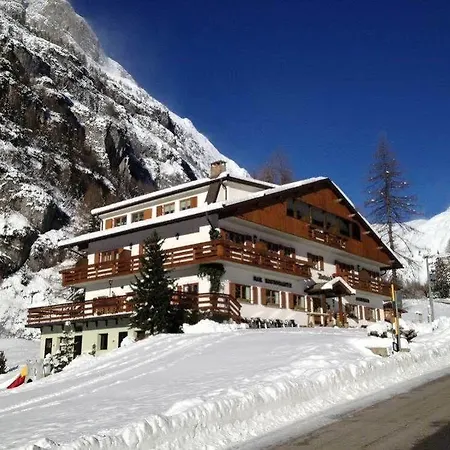 Hotel Malga Ciapela 酒店 2*